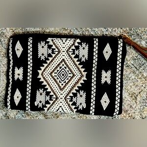 Katydid wristlet pouch